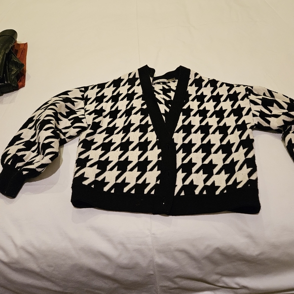 Sweater - Picture 3 of 3